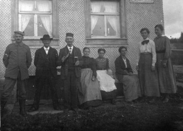 3. von links ist Josef Willmann. 4.von rechts ist Balbina Waldvogel